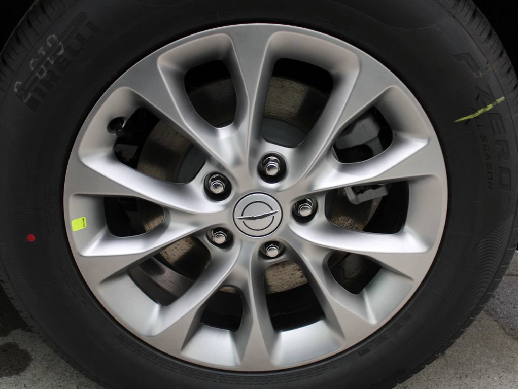 New 2026 Chrysler Pacifica Select AWD/4WD image 37