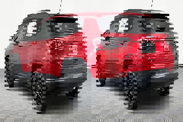 New 2026 Jeep Compass Latitude image 4