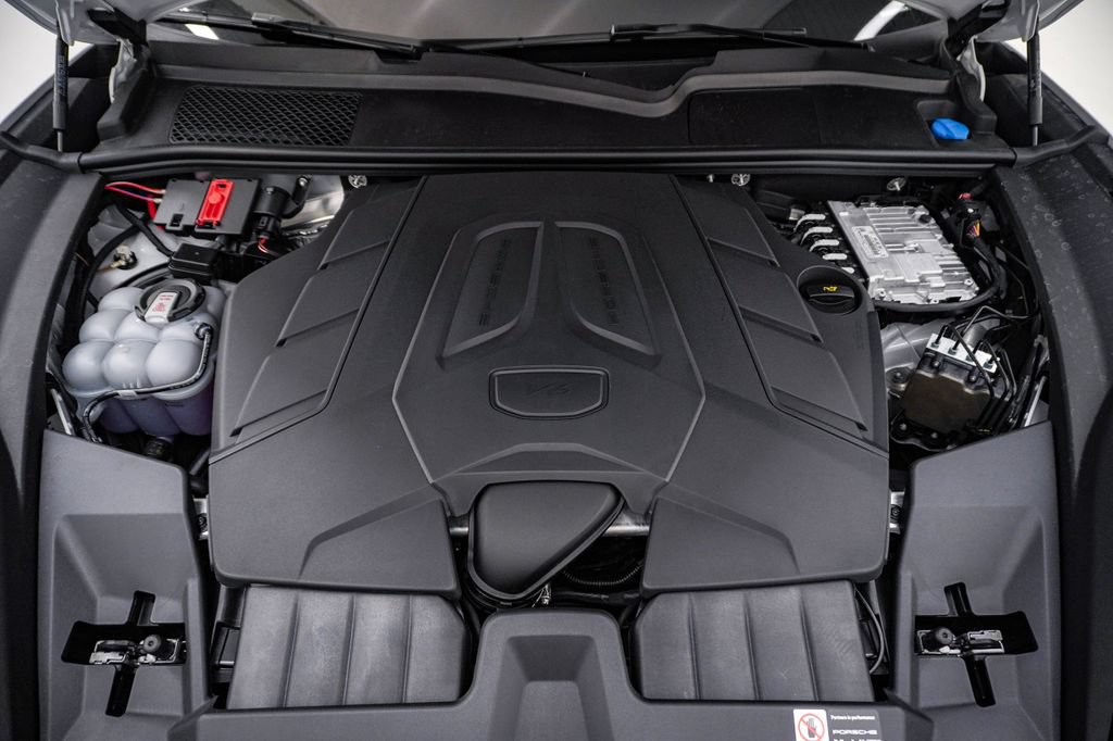 New 2026 Porsche Cayenne Coupe AWD/4WD image 29