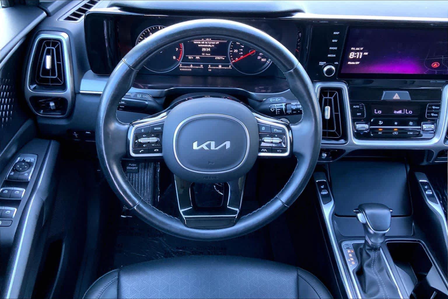 Used 2023 Kia Sorento S w/ Panoramic Sunroof Package FWD image 6