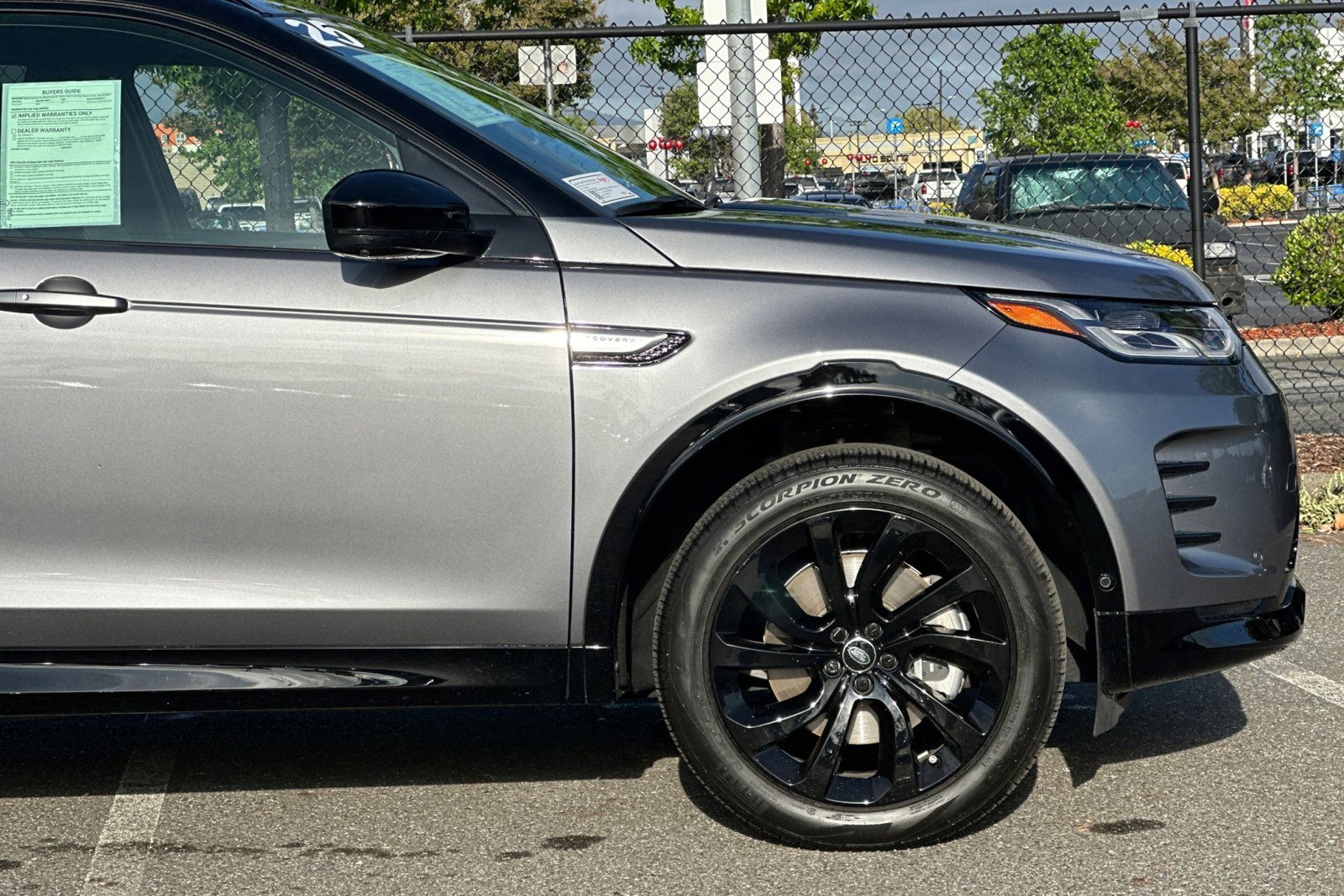 Certified 2025 Land Rover Discovery Sport Dynamic SE image 36