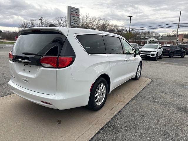 Certified 2023 Chrysler Voyager LX image 7