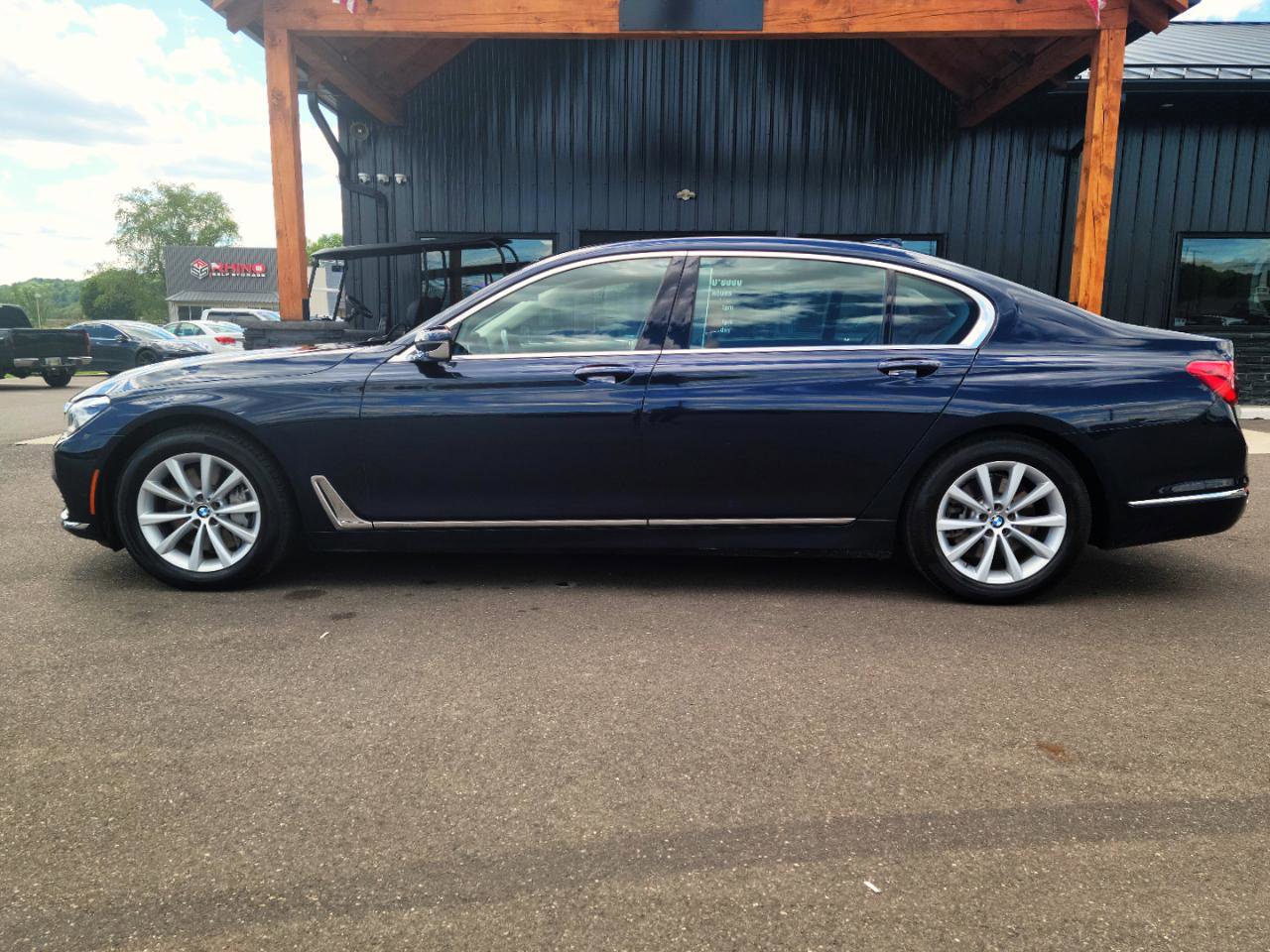 Used 2019 BMW 750i xDrive w/ Executive Package AWD/4WD image 25
