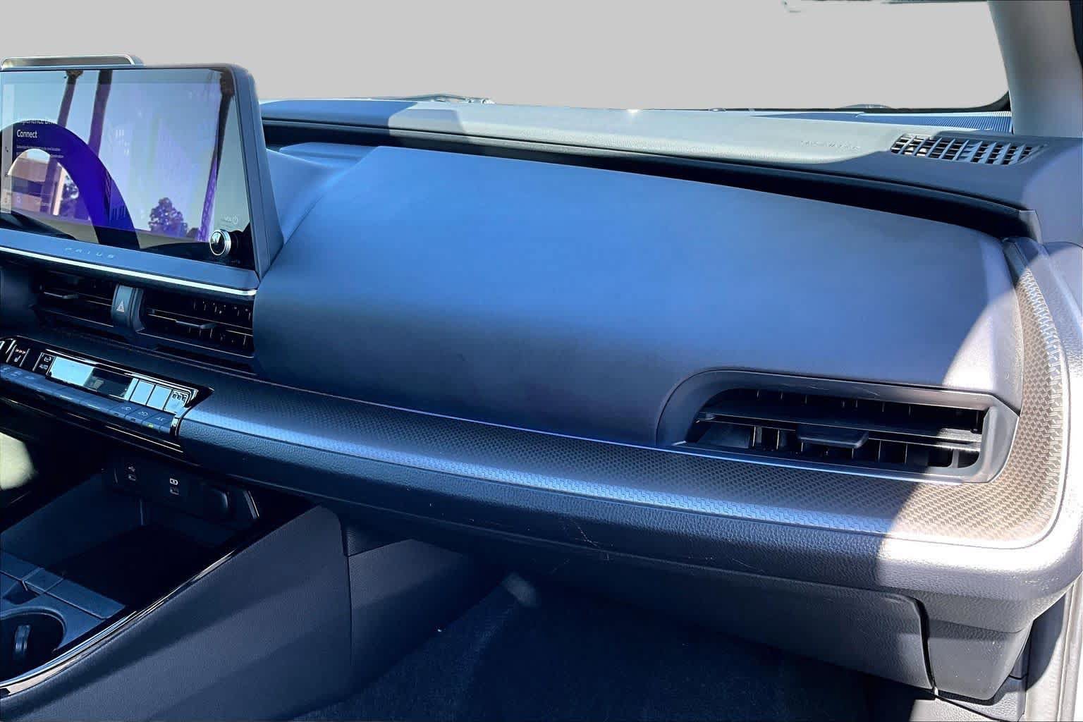 Used 2024 Toyota Prius XLE FWD image 16