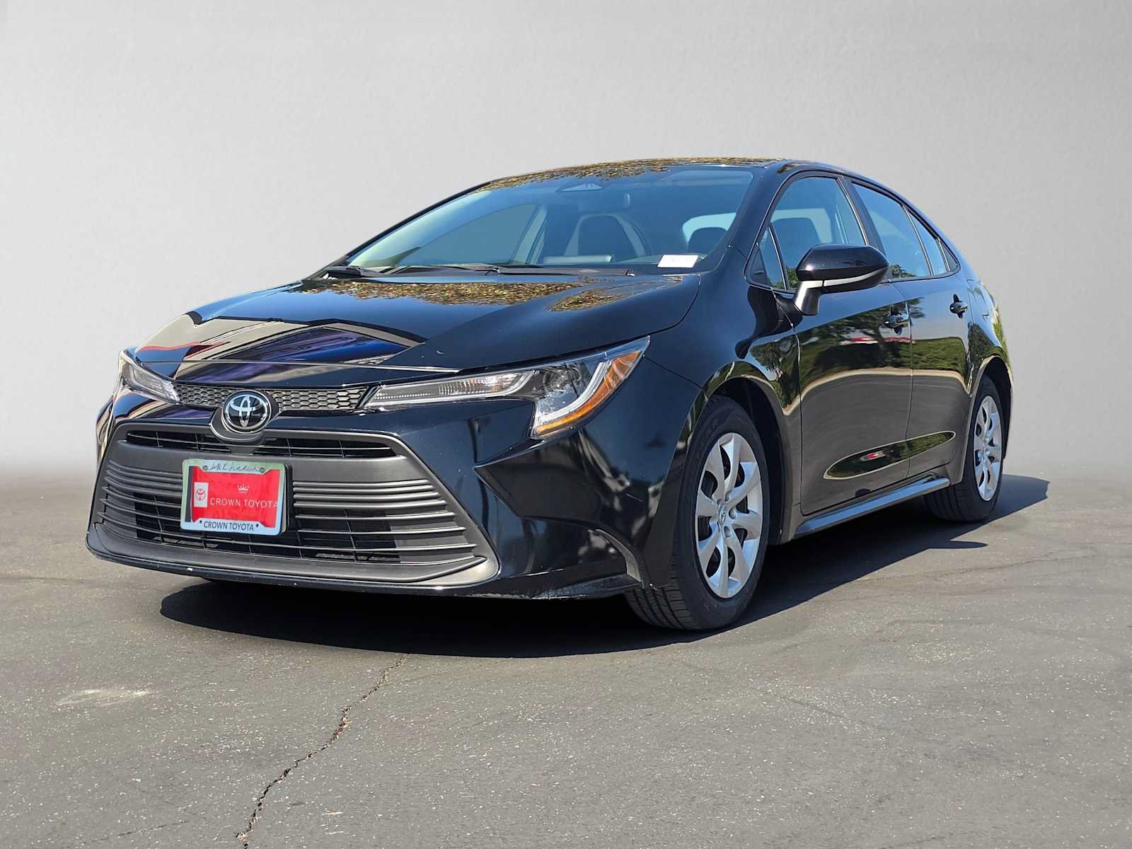 Used 2025 Toyota Corolla LE FWD image 7