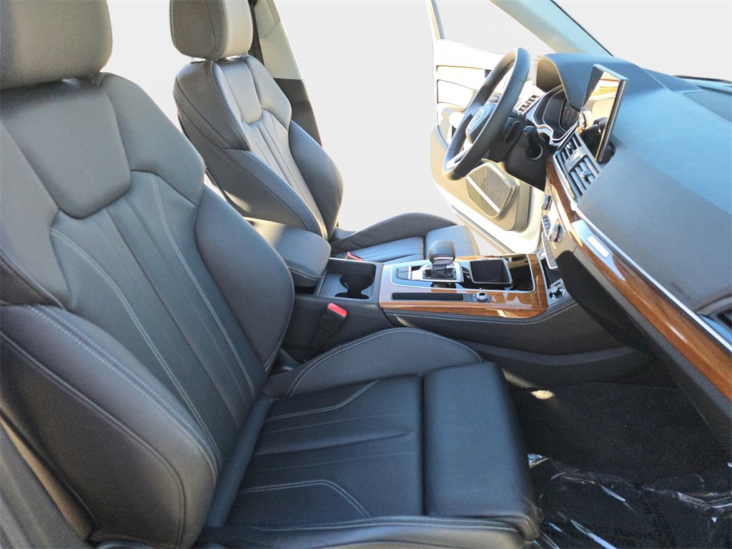 Certified 2023 Audi Q5 e Premium Plus w/ Premium Plus Package image 10