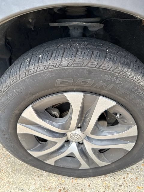 Used 2018 Toyota RAV4 LE w/ All Weather Liner Package AWD/4WD image 27