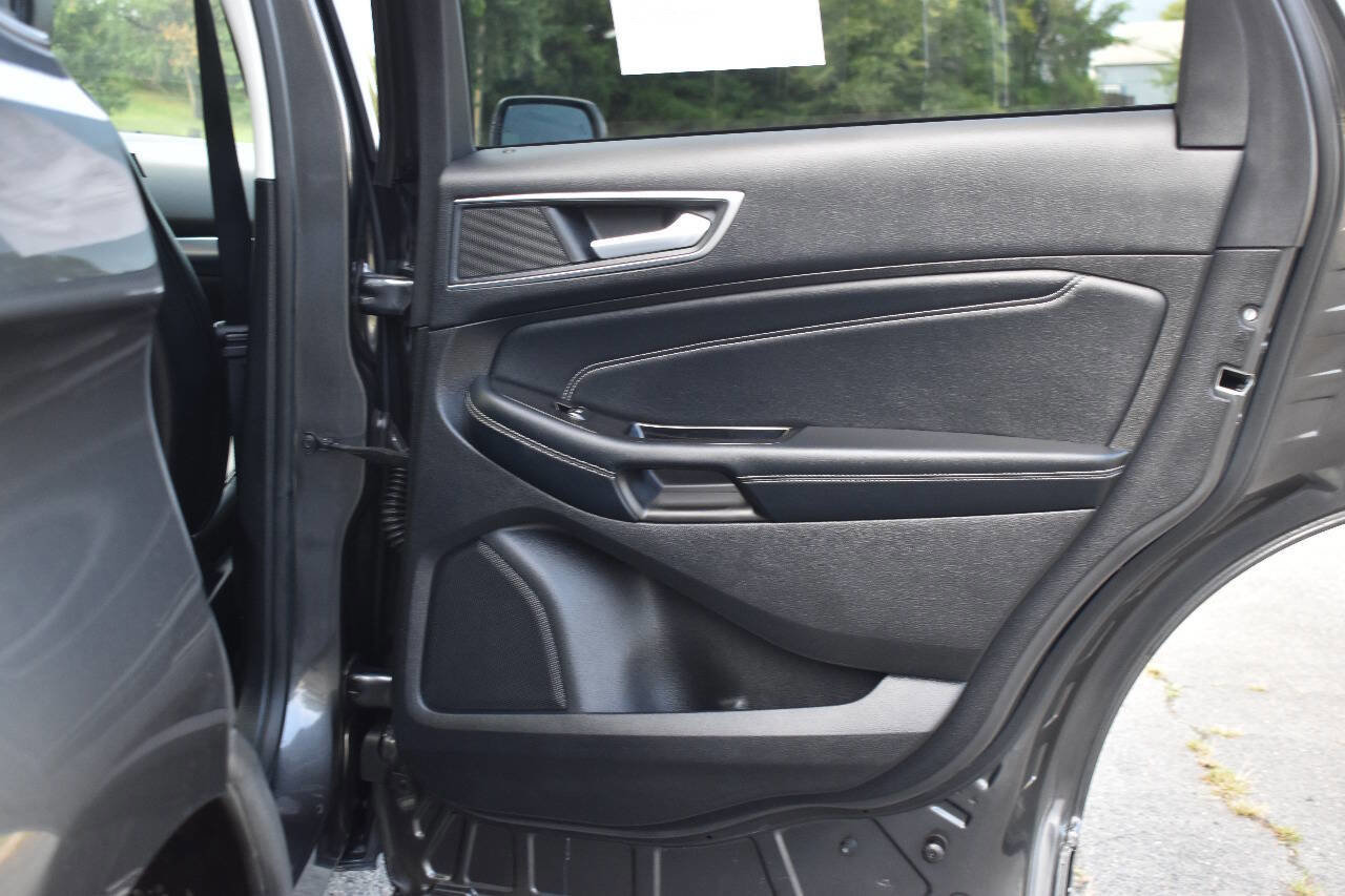 Used 2017 Ford Edge Titanium w/ Equipment Group 301A image 11