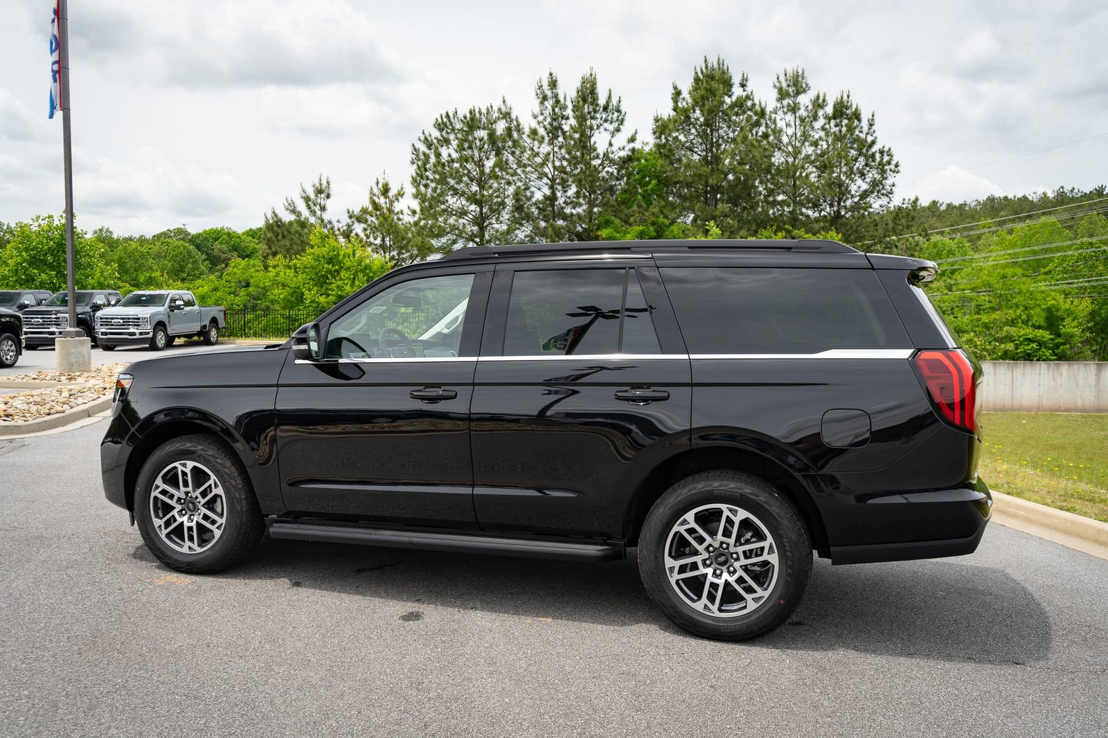 New 2026 Ford Expedition Active AWD/4WD image 7
