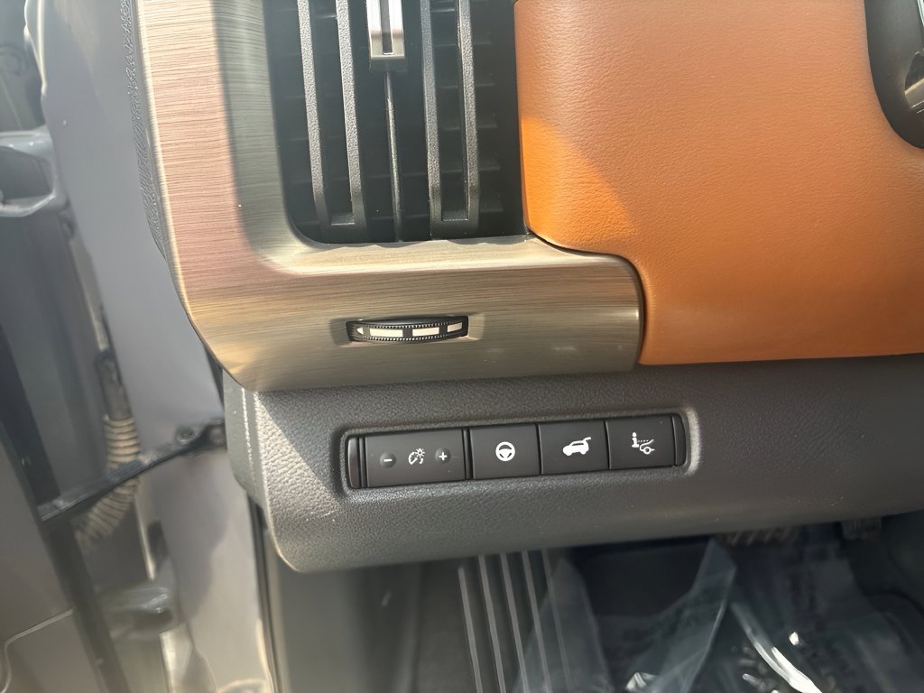 Used 2023 Nissan Pathfinder Platinum AWD/4WD image 22