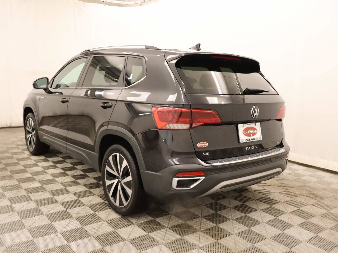 Used 2022 Volkswagen Taos SE image 3