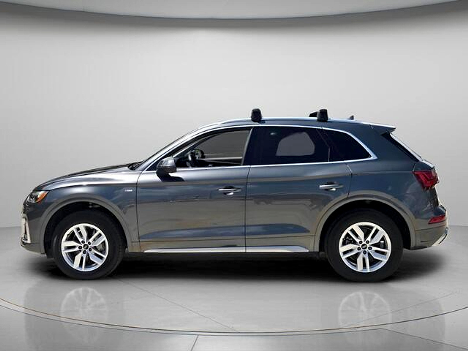 Used 2024 Audi Q5 2.0T Premium w/ Convenience Package AWD/4WD image 3
