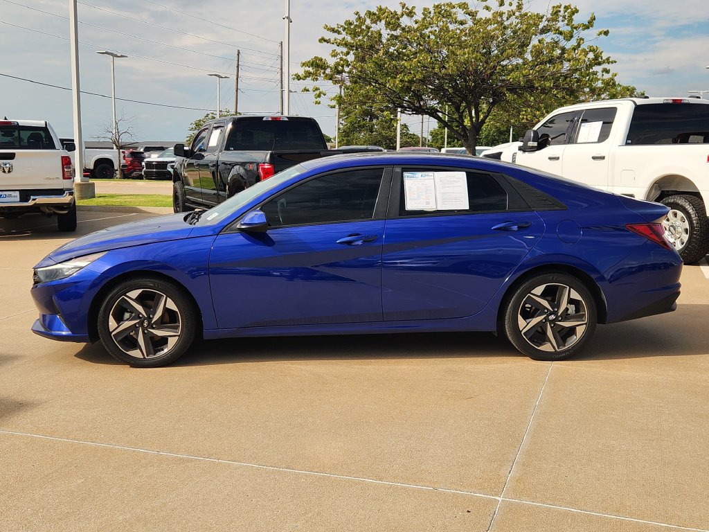 Used 2023 Hyundai Elantra SEL w/ Convenience Package FWD image 4
