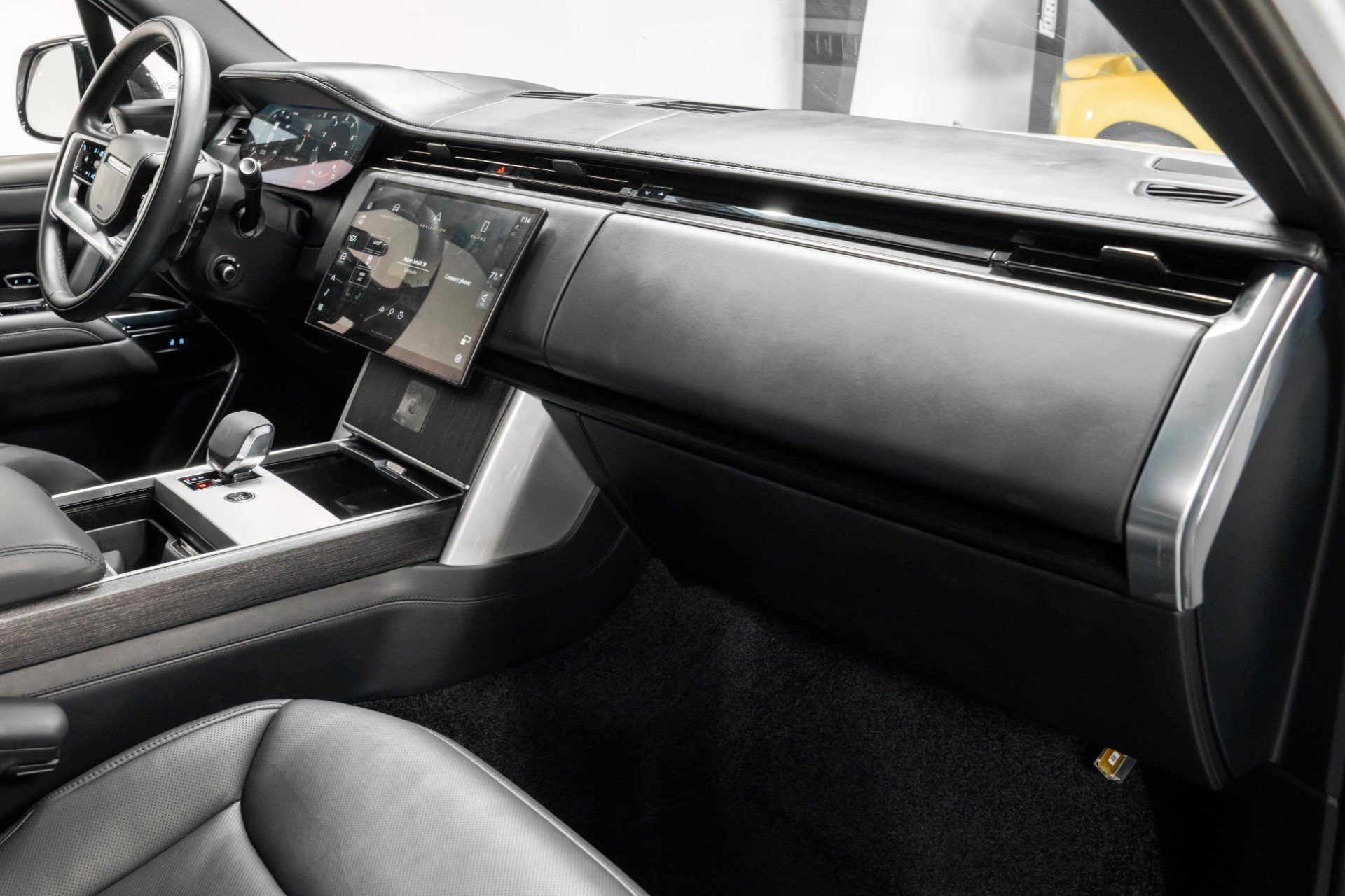 Used 2024 Land Rover Range Rover Autobiography image 13