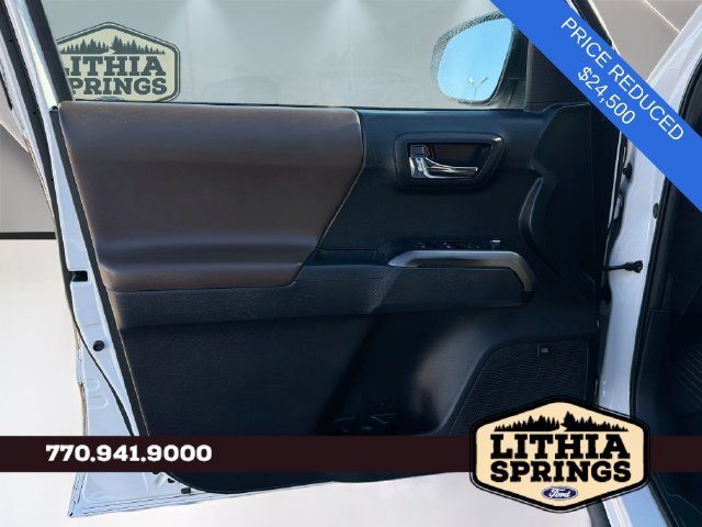 Used 2016 Toyota Tacoma Limited w/ Towing Package RWD image 20