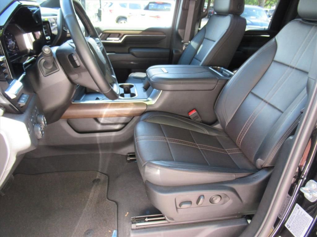Used 2024 Chevrolet Silverado 2500 High Country w/ High Country Premium Package AWD/4WD image 16