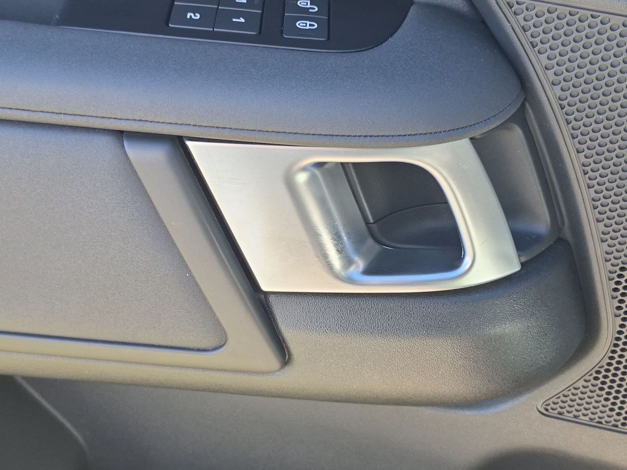 Used 2019 Land Rover Discovery HSE AWD/4WD image 12