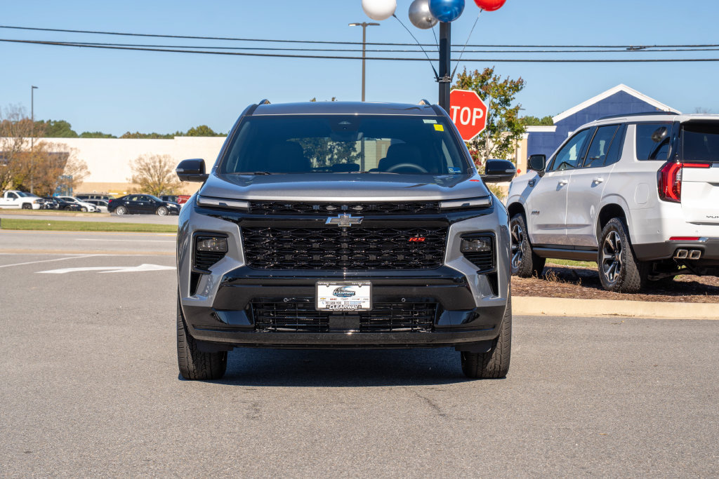 New 2027 Chevrolet Traverse RS w/ LPO, Floor Liner Package FWD image 2