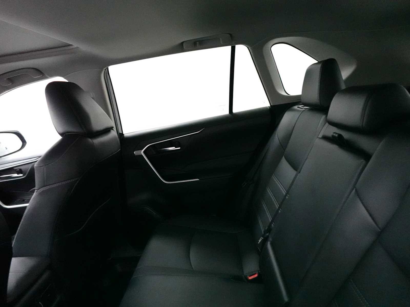 Used 2023 Toyota RAV4 XLE Premium image 27