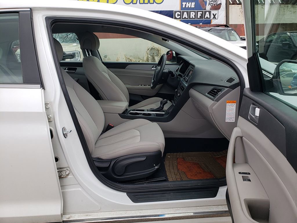 Used 2016 Hyundai Sonata SE image 9
