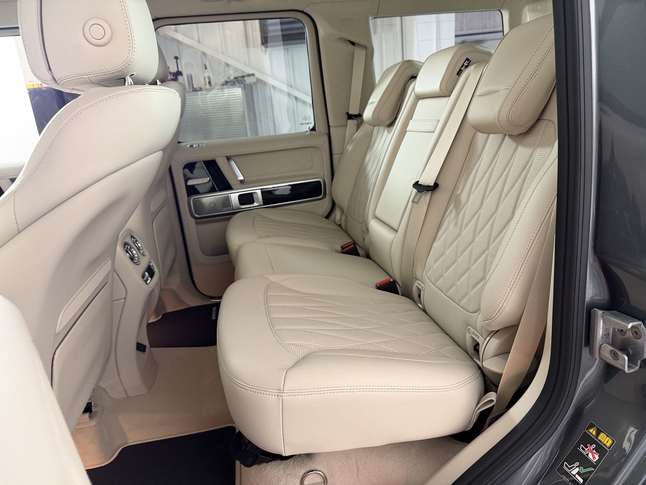 New 2027 Mercedes-Benz G 580 e image 23