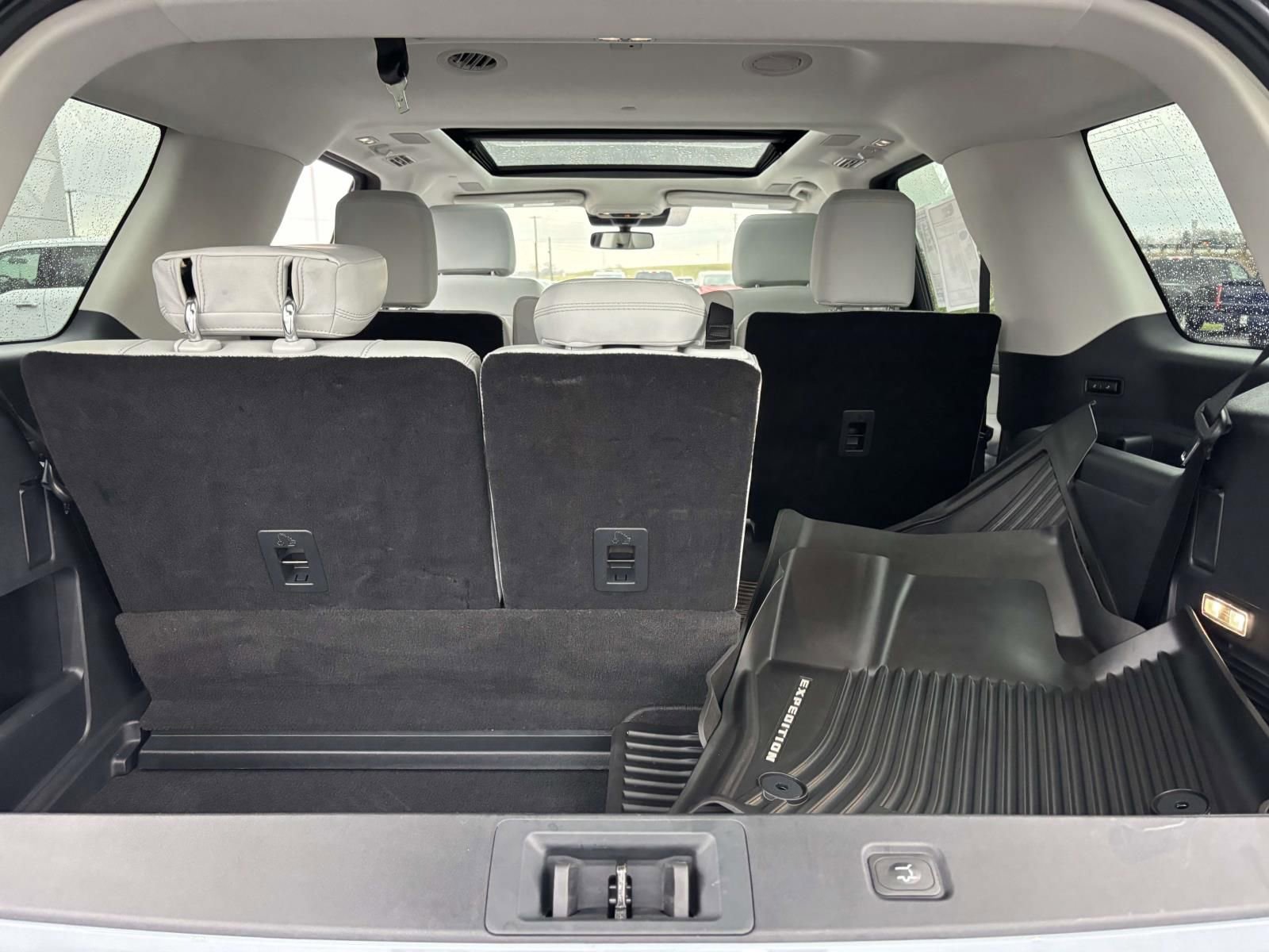Used 2025 Ford Expedition Platinum w/ Platinum Ultimate Package image 11