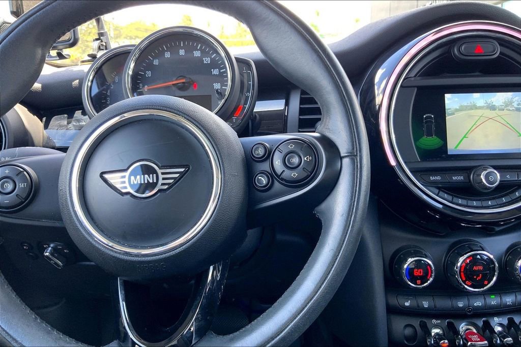 Used 2019 MINI Cooper 2-Door Hardtop w/ Signature Upholstery Package FWD image 16