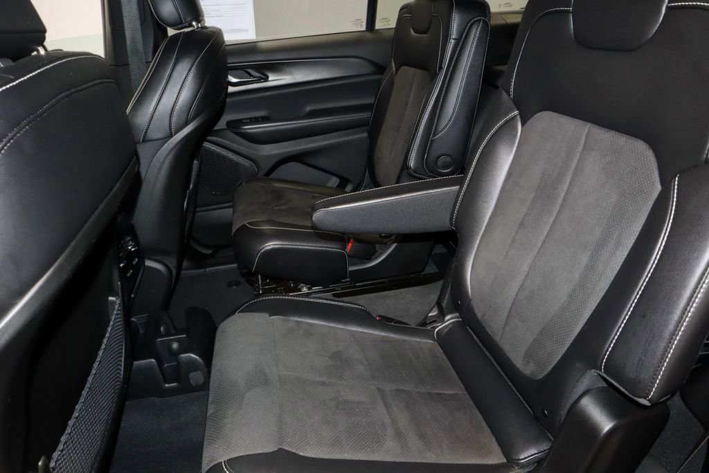 Used 2023 Jeep Grand Cherokee L Laredo AWD/4WD image 22