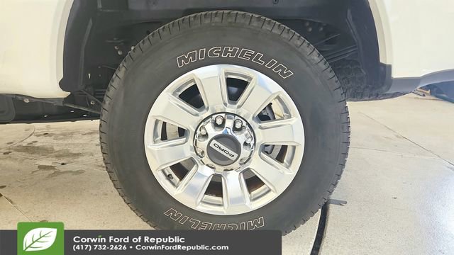 Used 2021 Ford F250 Platinum w/ FX4 Off-Road Package AWD/4WD image 27
