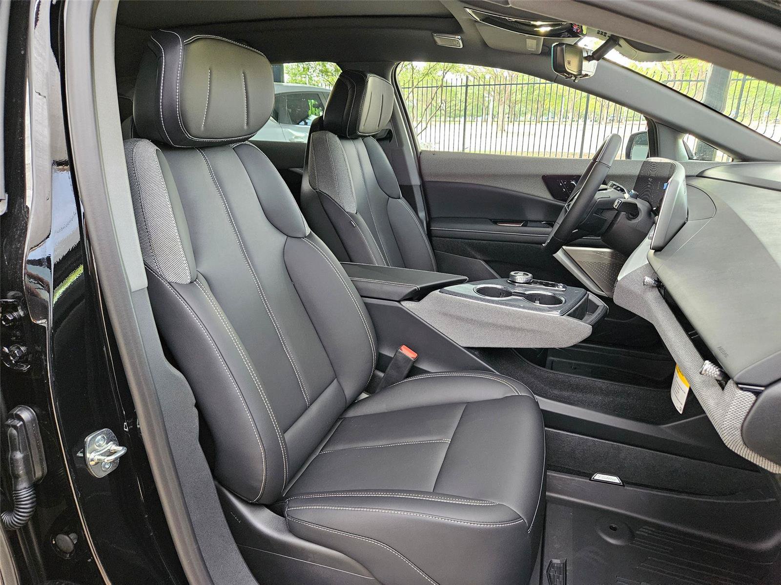 New 2026 Cadillac Optiq Sport 1 w/ LPO, Floor Liner Package AWD/4WD image 26