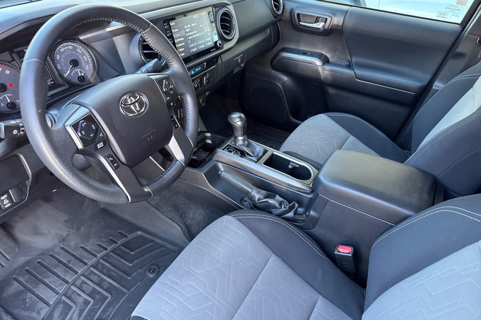 Used 2021 Toyota Tacoma TRD Off-Road w/ Technology Package AWD/4WD image 10