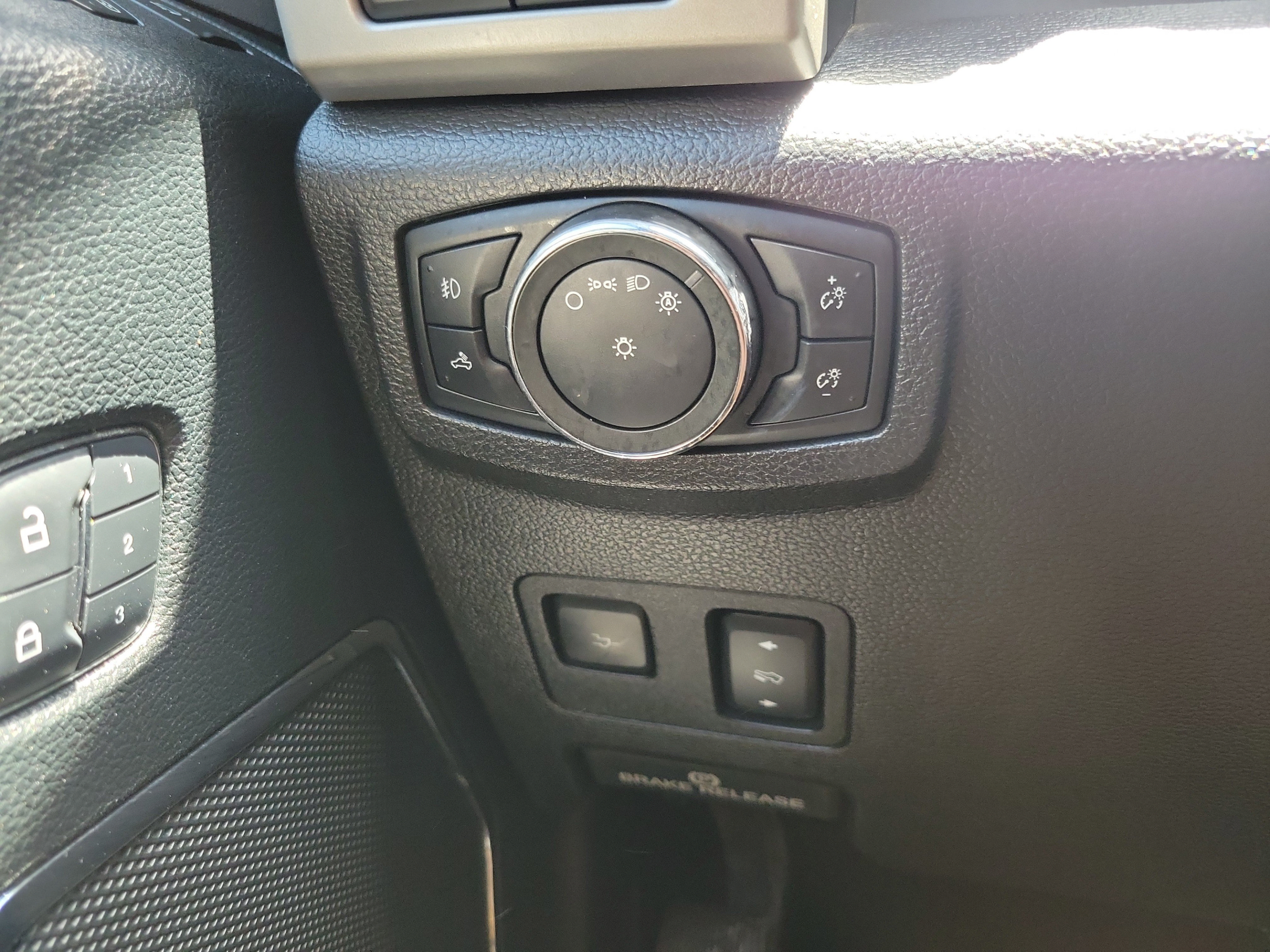 Used 2017 Ford F250 Lariat w/ Lariat Ultimate Package AWD/4WD image 19