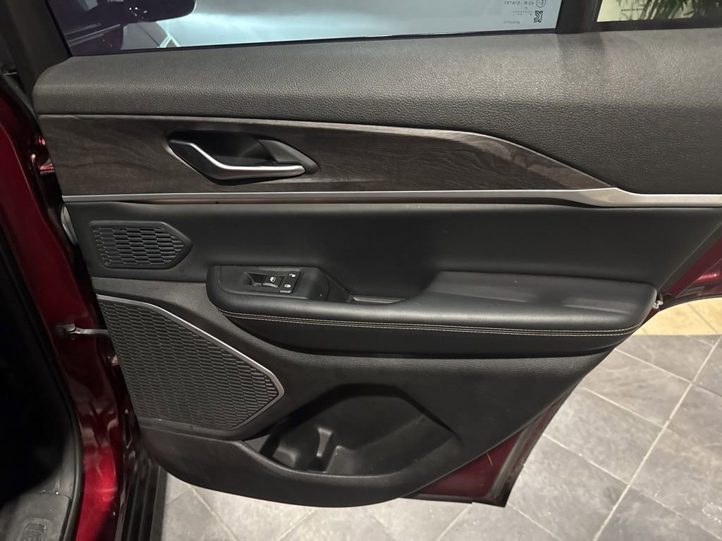 Used 2023 Jeep Grand Cherokee 4WD 4xe image 18