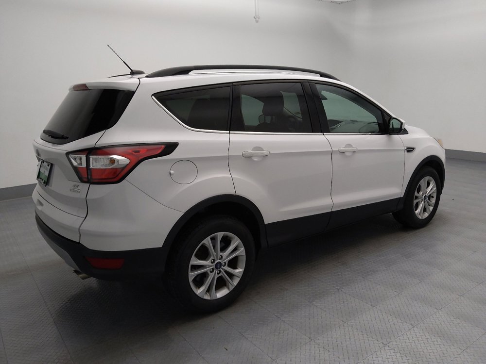 Used 2018 Ford Escape SE w/ Ford Safe & Smart Package FWD image 10