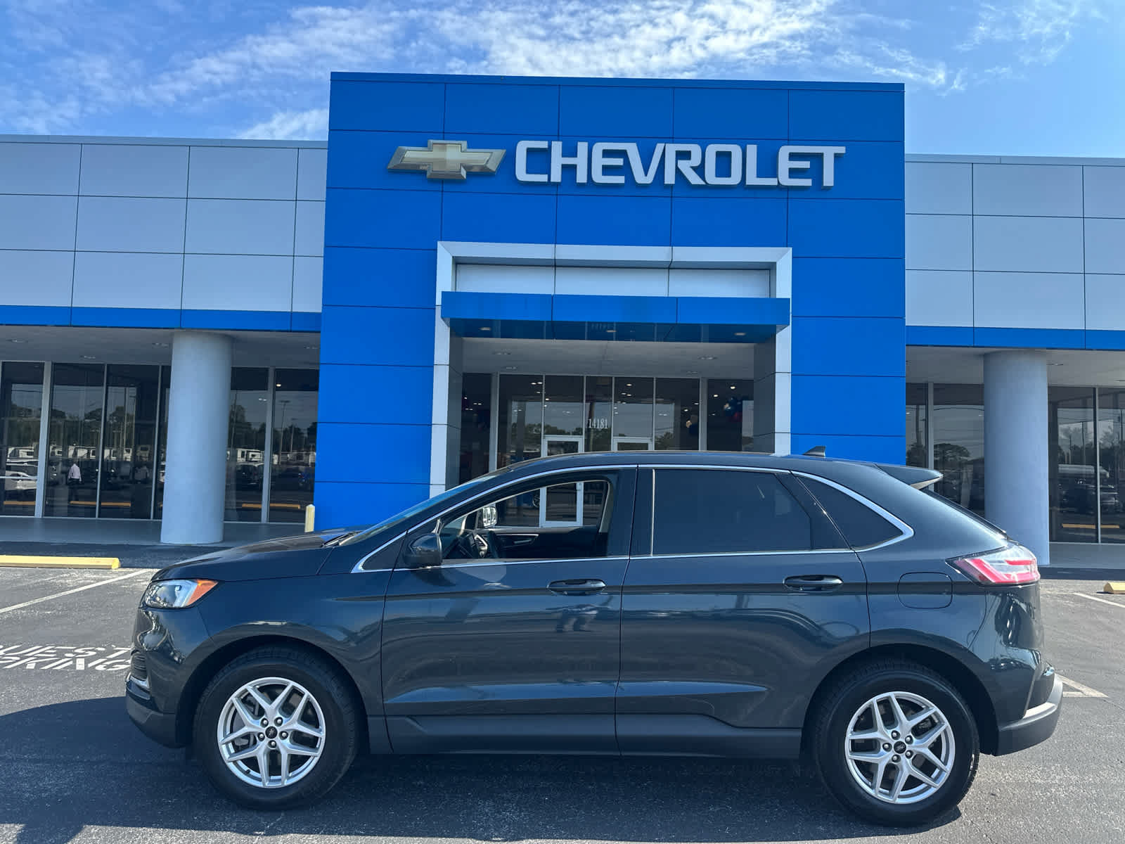 Used 2023 Ford Edge SEL AWD/4WD image 2