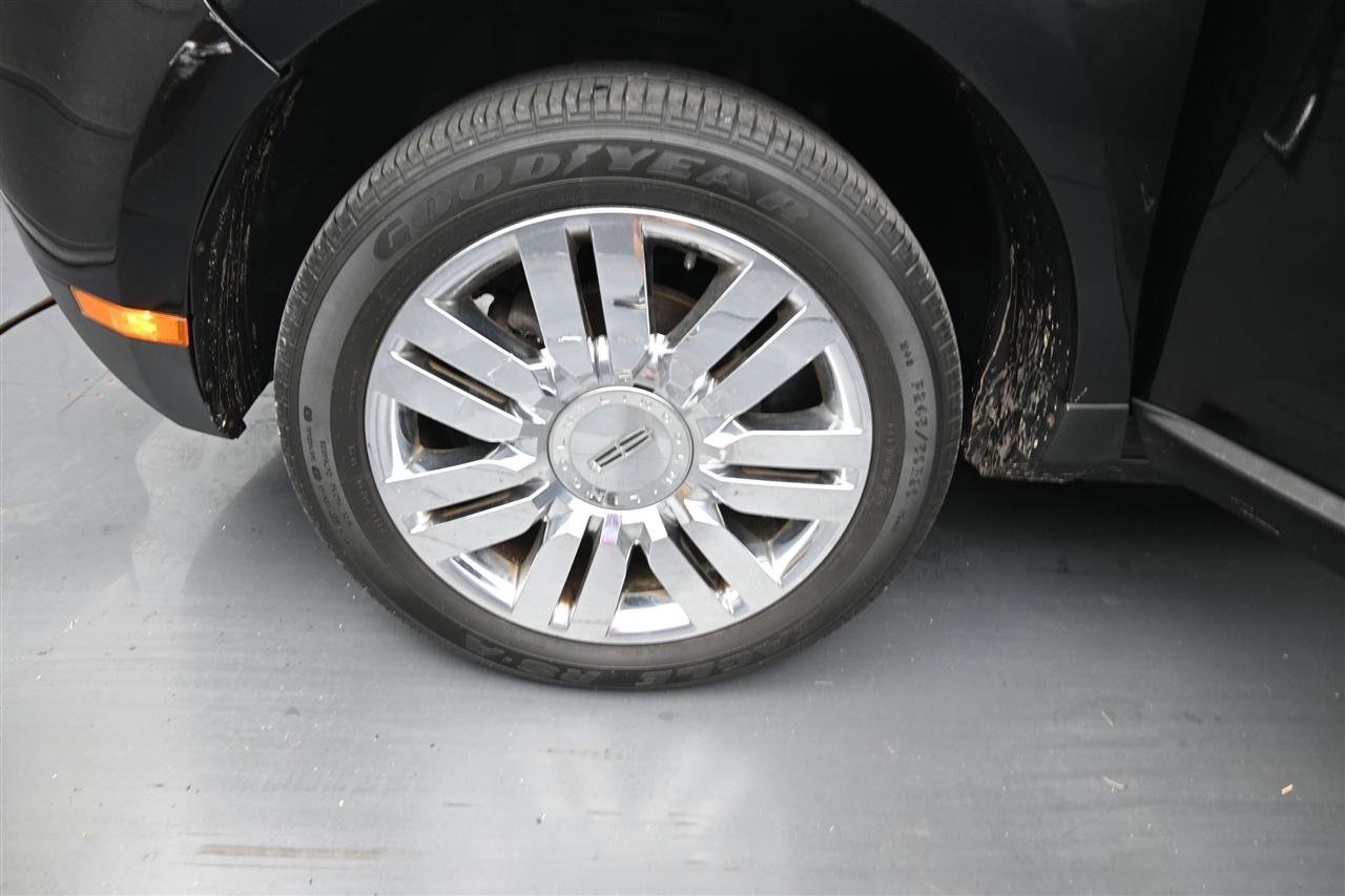 Used 2010 Lincoln MKX AWD image 16