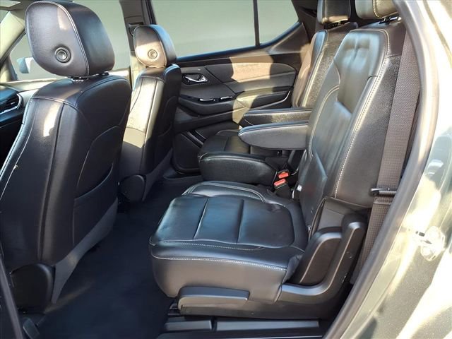 Used 2022 Chevrolet Traverse LT w/ LT Premium Package image 16