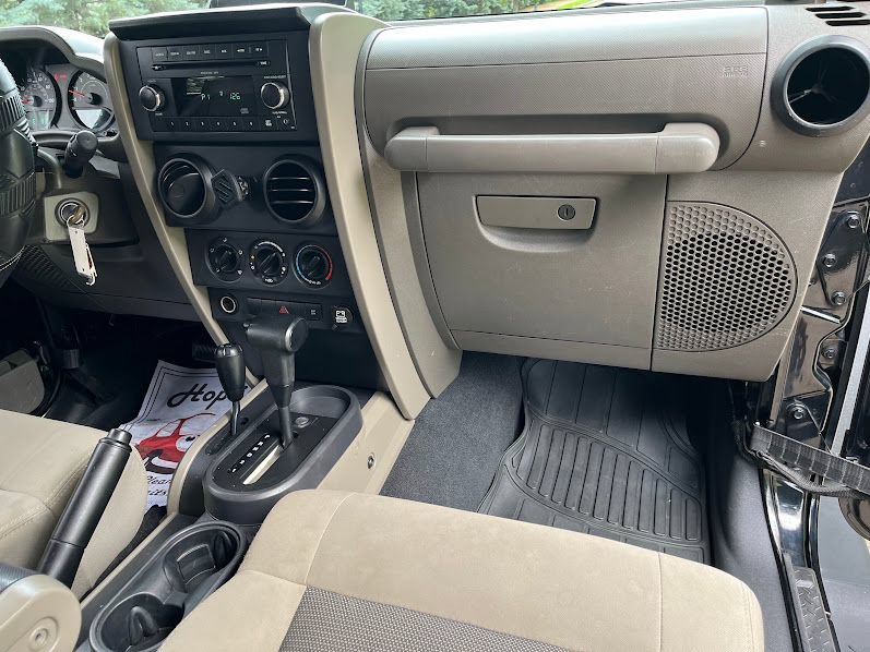 Used 2008 Jeep Wrangler Unlimited X AWD/4WD image 36