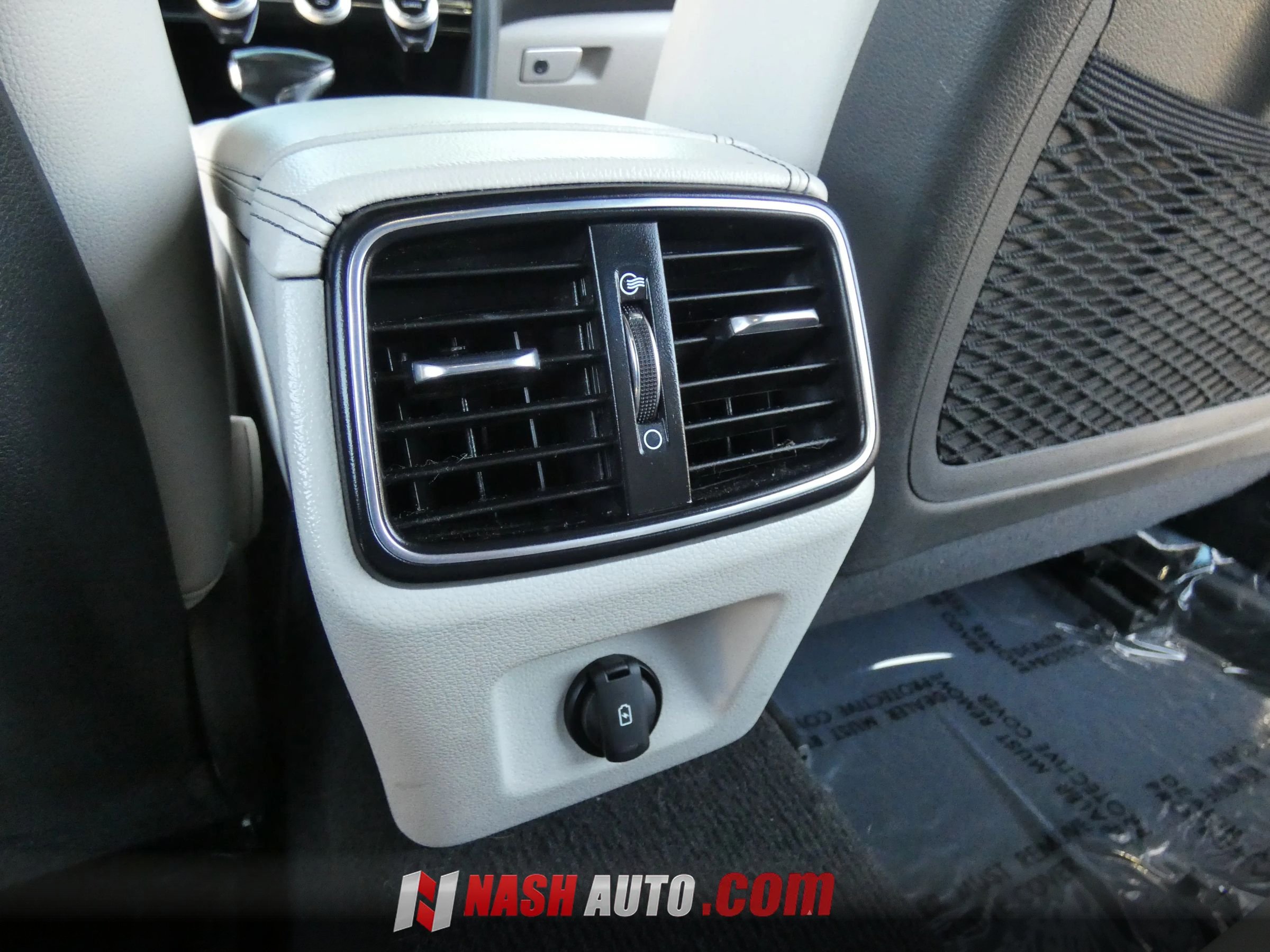 Used 2022 Genesis G70 2.0T RWD image 44