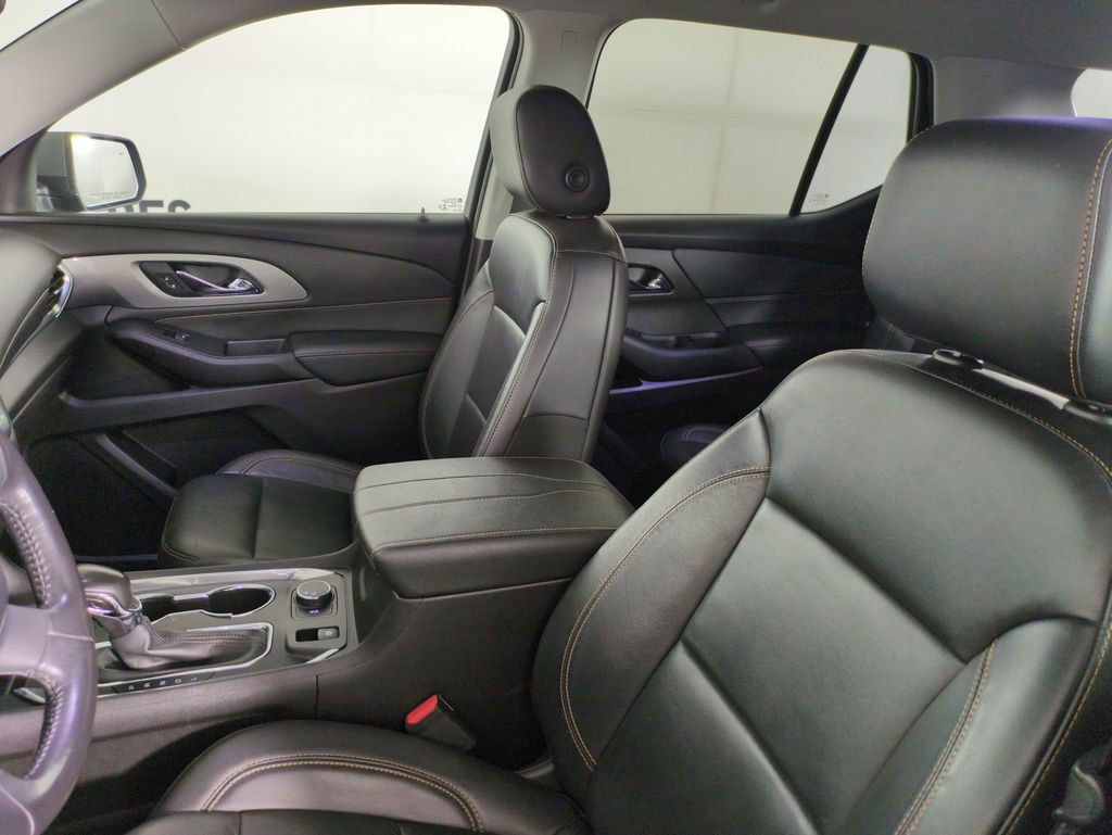 Used 2021 Chevrolet Traverse LT image 11