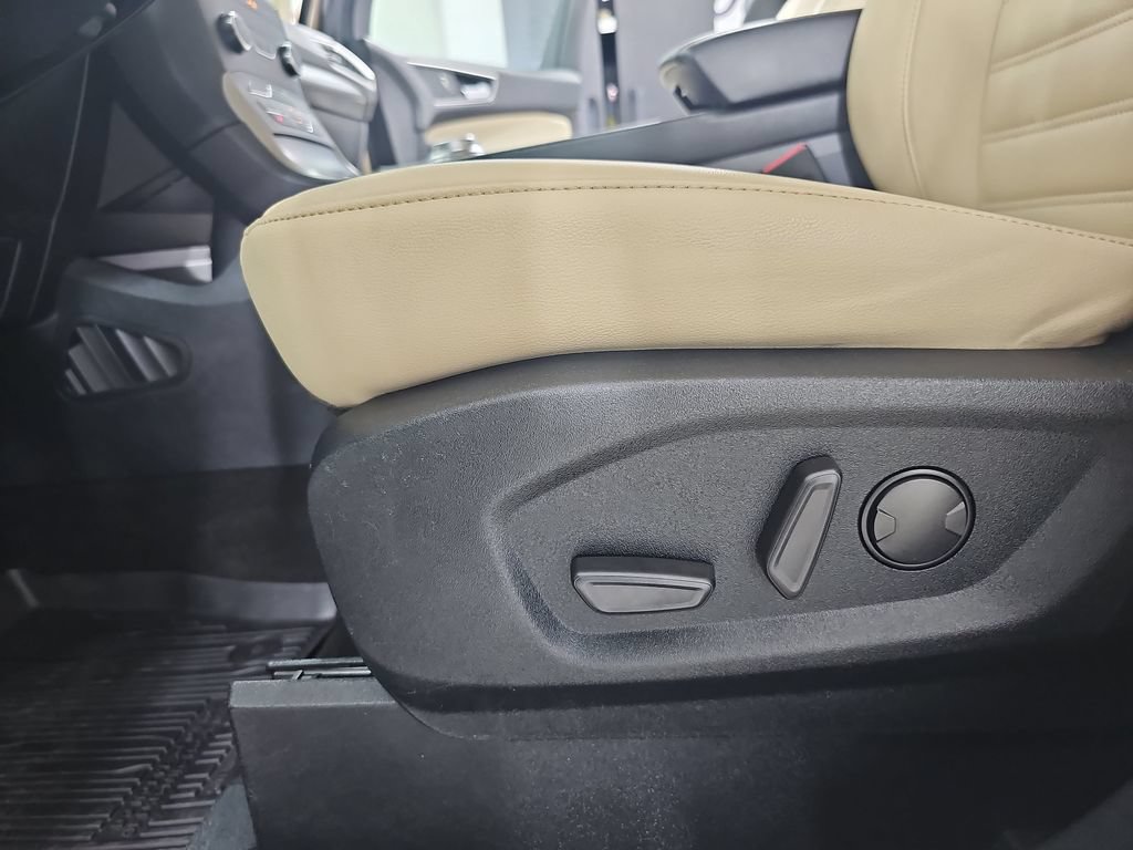 Used 2020 Ford Edge SEL w/ Convenience Package AWD/4WD image 34