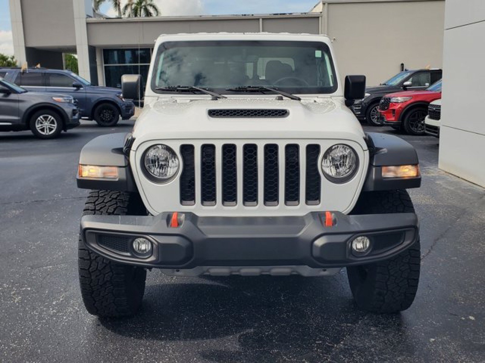 Used 2023 Jeep Gladiator Mojave w/ Cold Weather Group AWD/4WD video 2