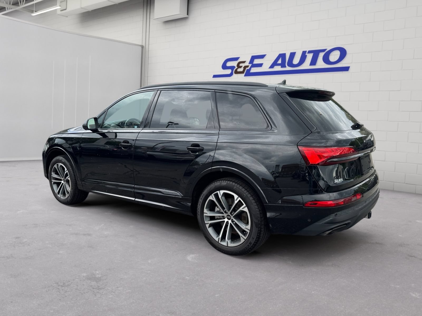 Used 2025 Audi Q7 2.0T Premium Plus w/ Premium Plus Package AWD/4WD image 3