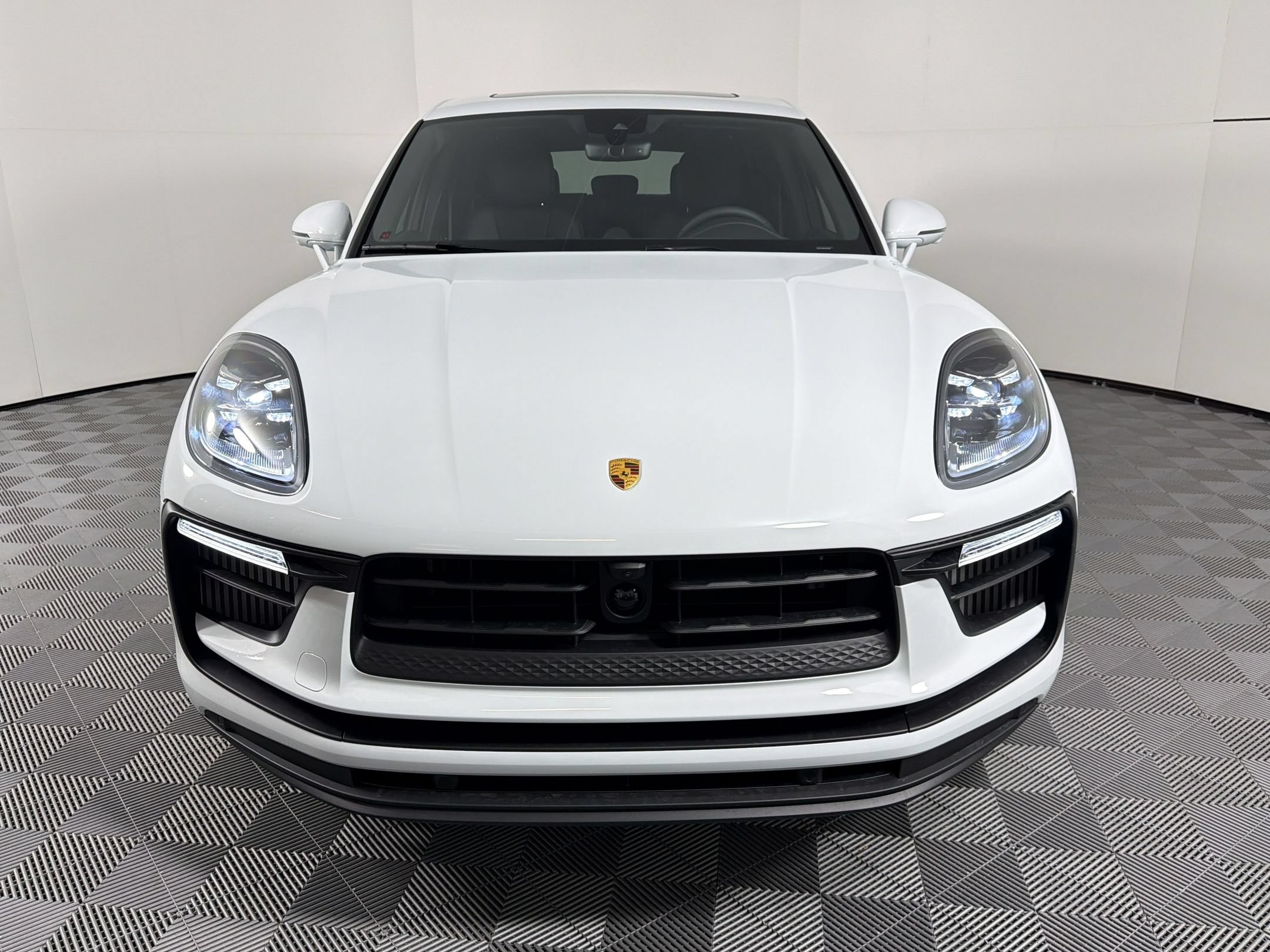 Used 2026 Porsche Macan S AWD/4WD image 6