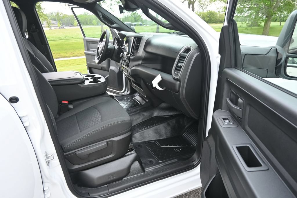 New 2026 RAM 3500 Tradesman AWD/4WD image 17