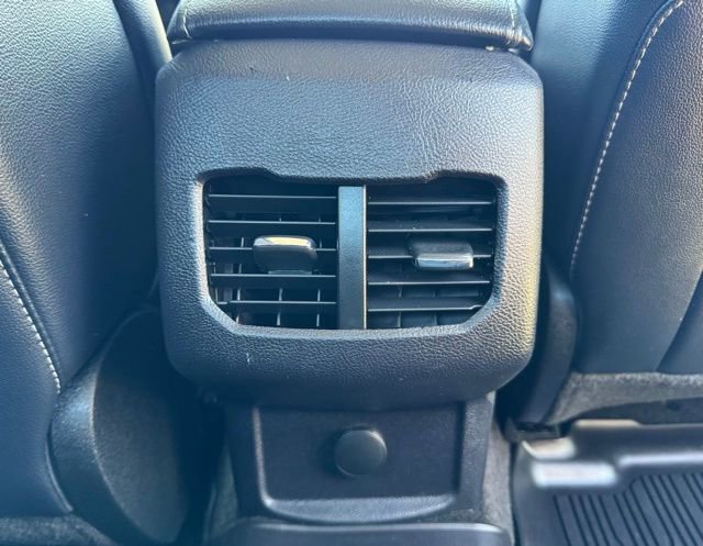 Used 2018 Ford Fusion SE w/ Equipment Group 201A FWD image 17