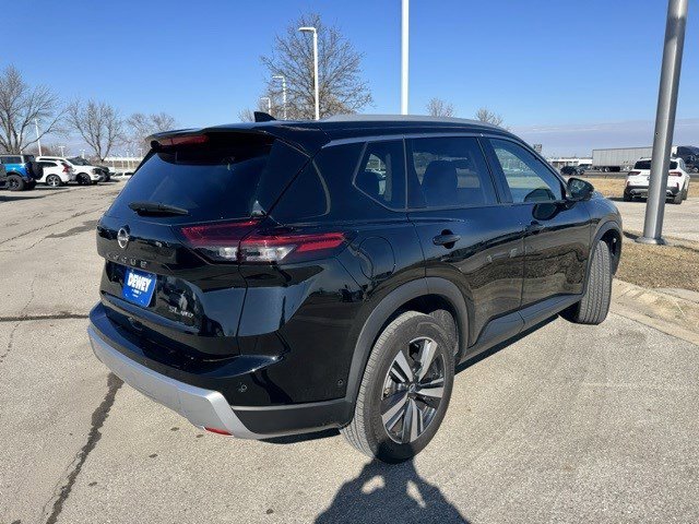 Used 2024 Nissan Rogue SL w/ SL Premium Package image 9