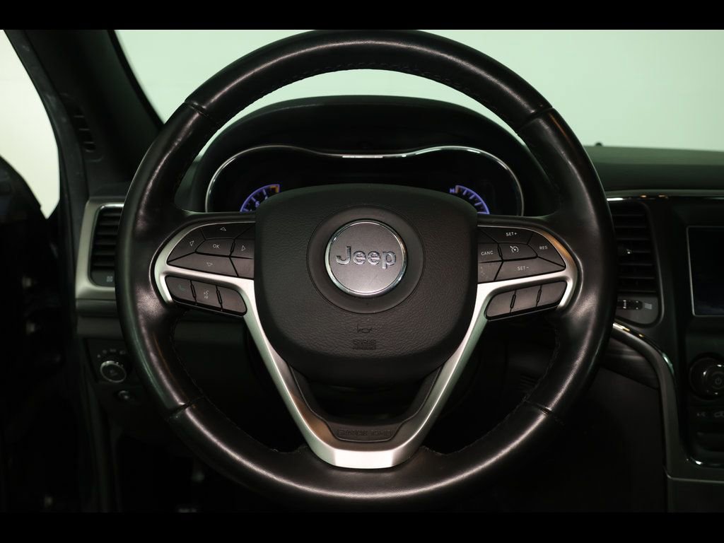 Used 2020 Jeep Grand Cherokee Laredo AWD/4WD image 9
