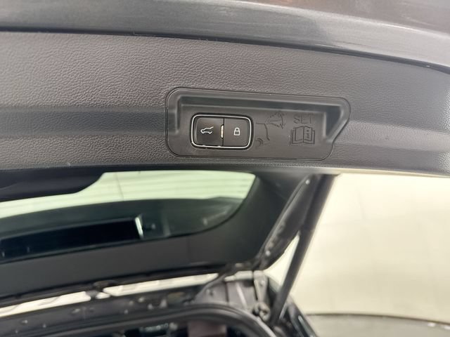 Used 2020 Ford Explorer Platinum w/ Premium Technology Package AWD/4WD image 36