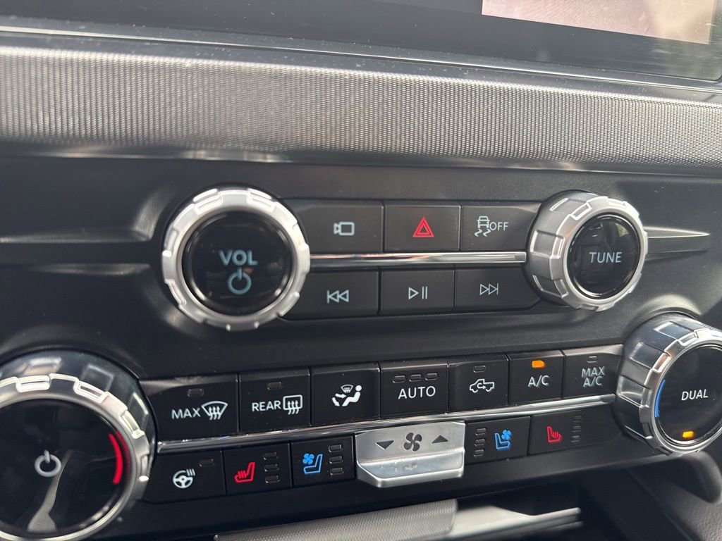 Used 2025 Ford F450 Platinum AWD/4WD image 20